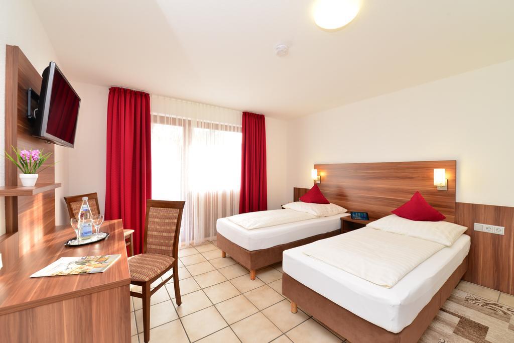 Hotel Am Buchwald Esslingen am Neckar Dış mekan fotoğraf
